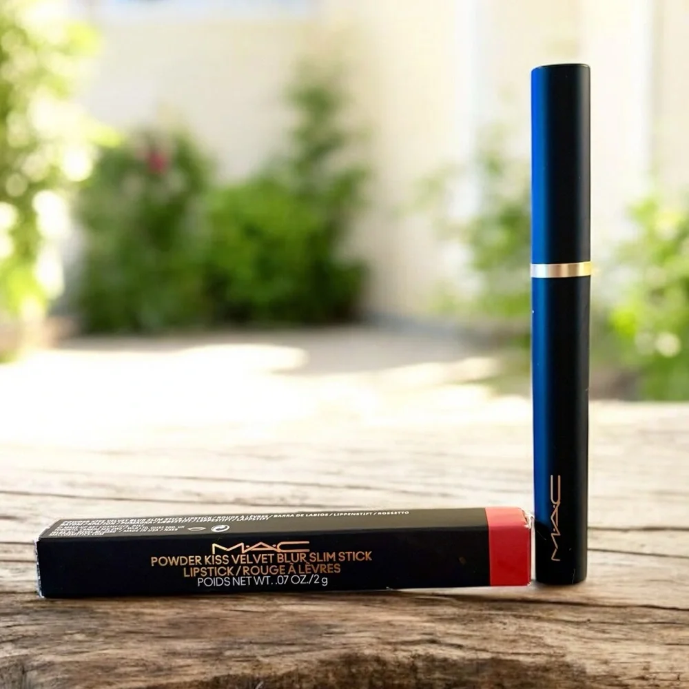 💎 MAC Powder Kiss Velvet Blur Slim Matte Lipstick in Shade Sheet Outrage #898